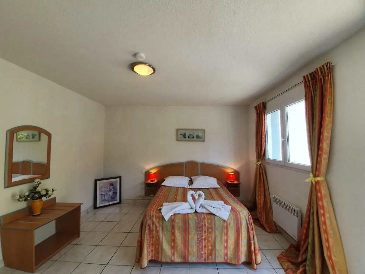 Hotel Restaurant Des Gorges Au Viaduc Riviere-sur-Tarn 0*,  France